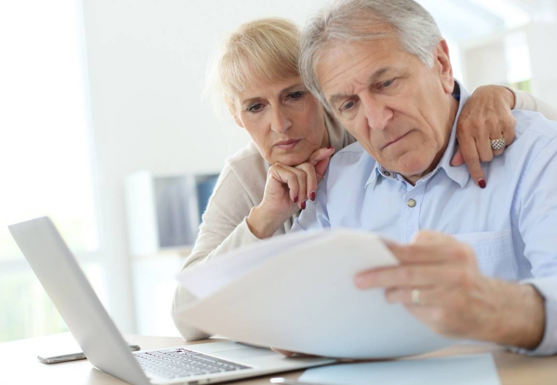 Единовременная выплата пожилым, с получением которой выгоднее подождать до 1 июля 2024 года. Объясняю, что поменялось в законодательстве