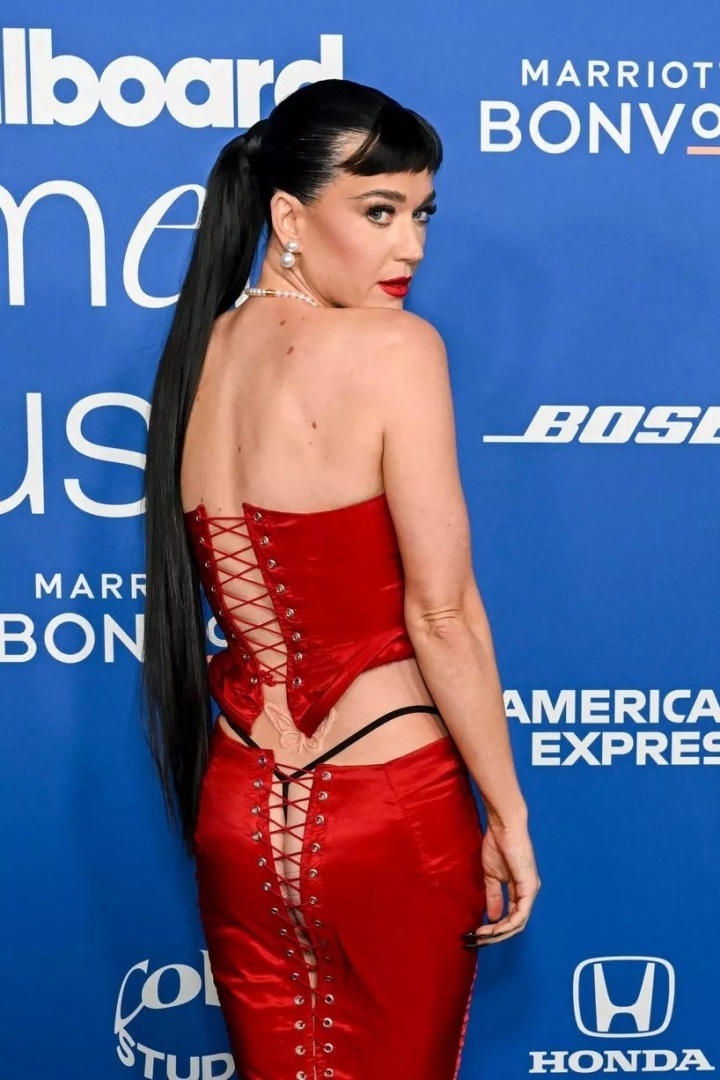 Персиковые знаменитости пробуют смелый тренд «бездельника», но это не для слабонервных