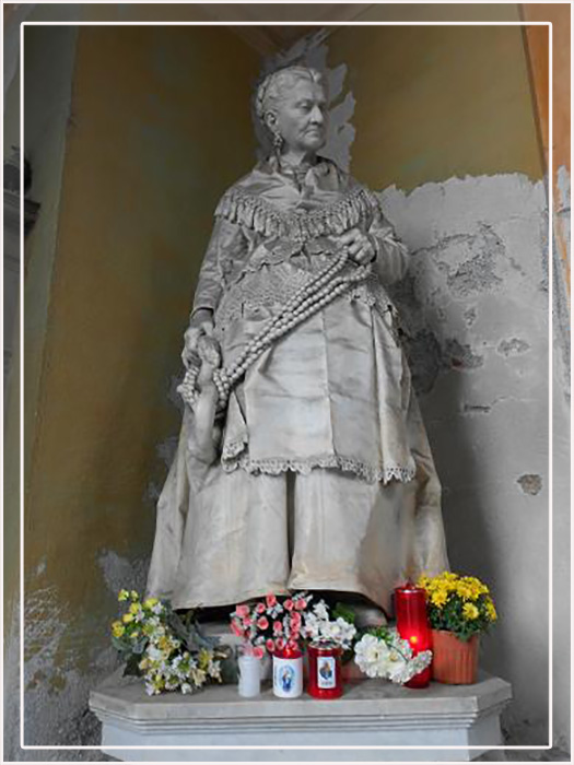 История нищей торговки, которая нарушила все законы своего времени, заставила родных ненавидеть себя и стала легендой после своей смерти