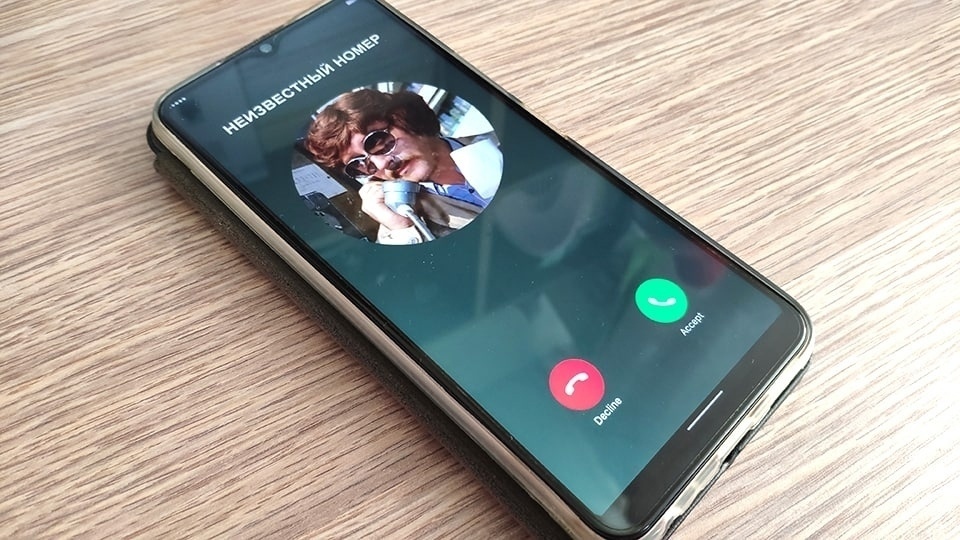 Первоапрельская шутка. Молодой саратовец лишился 900 тысяч