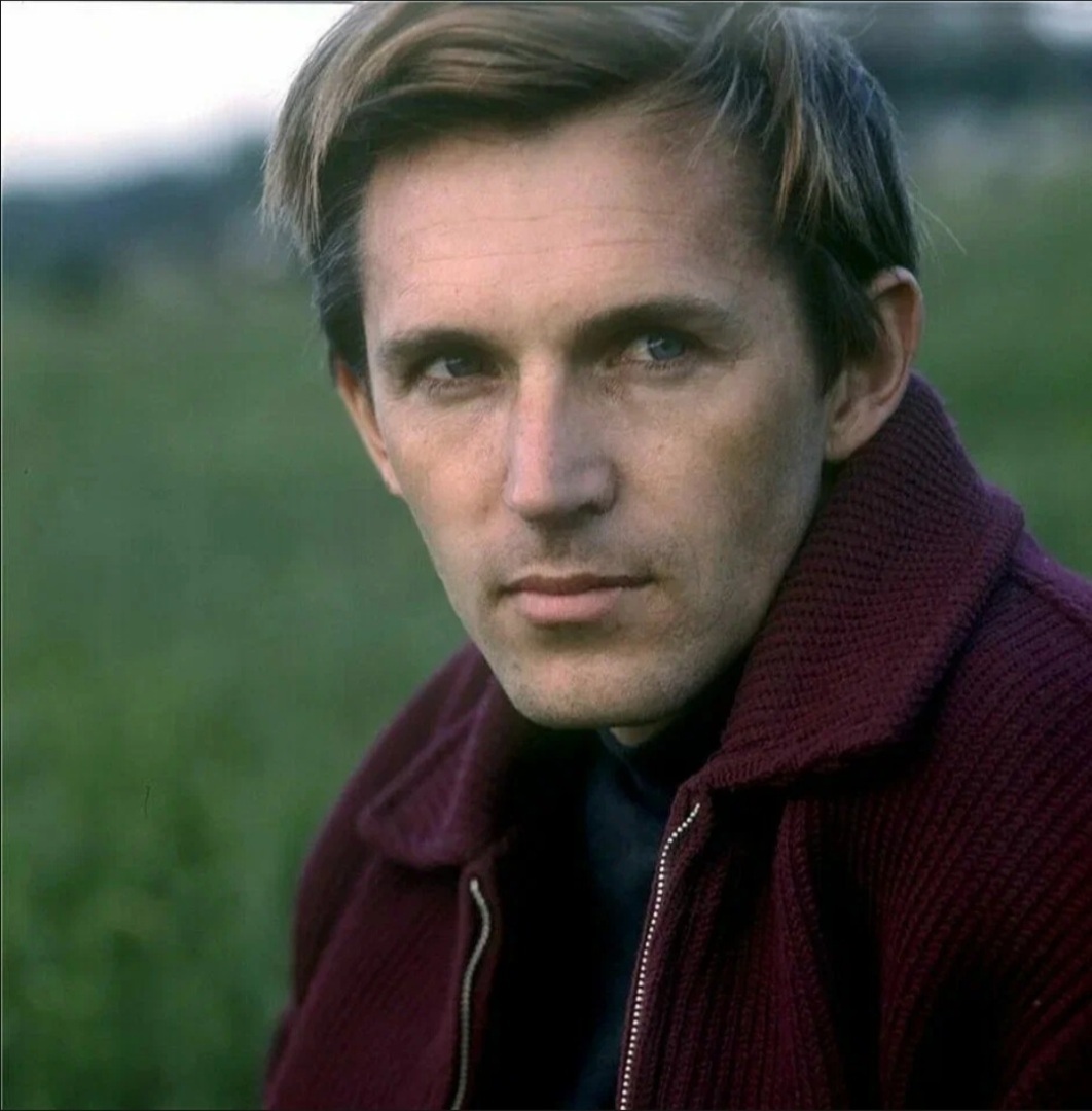 Станиславу Андреевичу Любшину исполнилось 91 год. Биография