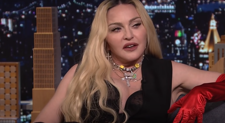 Мадонна дала жесткий ответ фанатам, которые подали на нее в суд