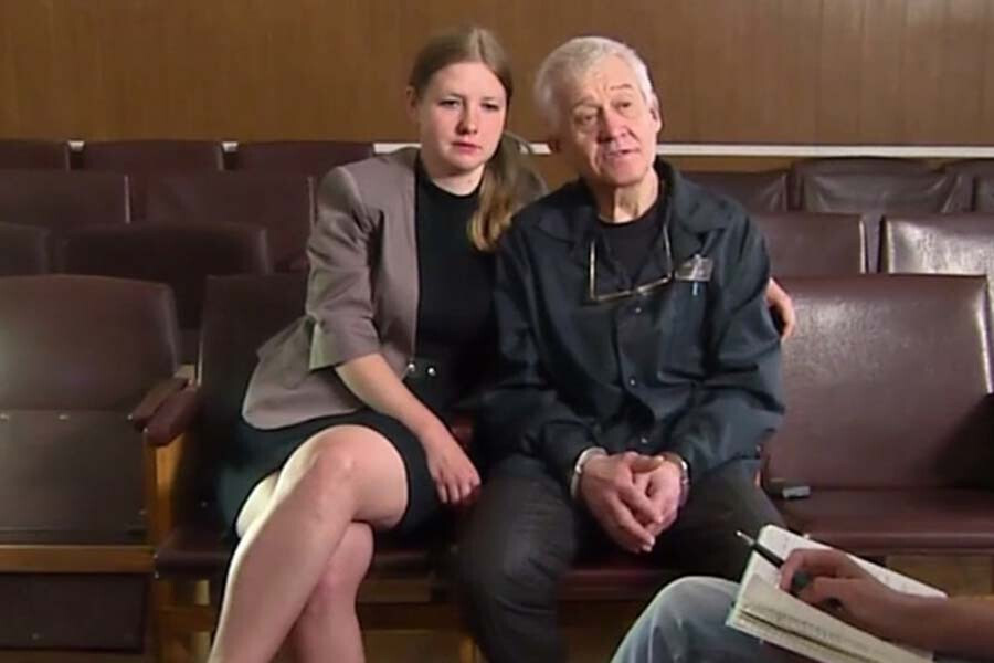 Вышла замуж за убийцу 100 девушек и еще родила ему.