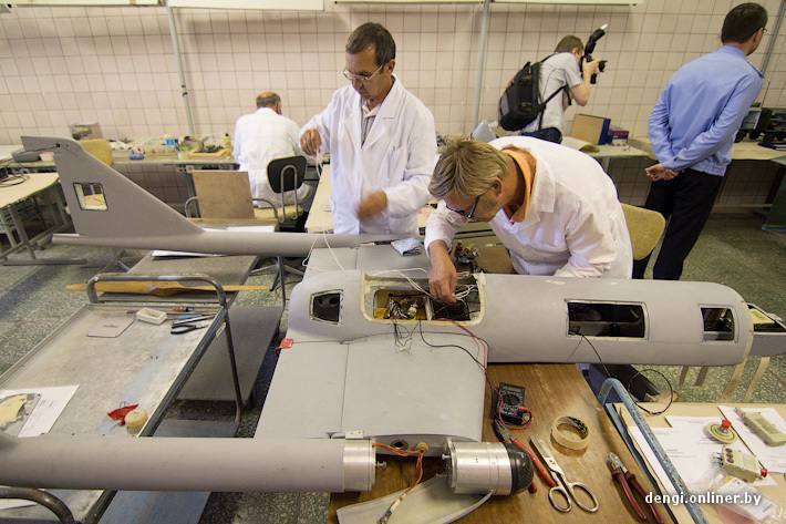 "Новые Обязанности Учителей: Обучение БПЛА и Антидиверсионной Обороне"