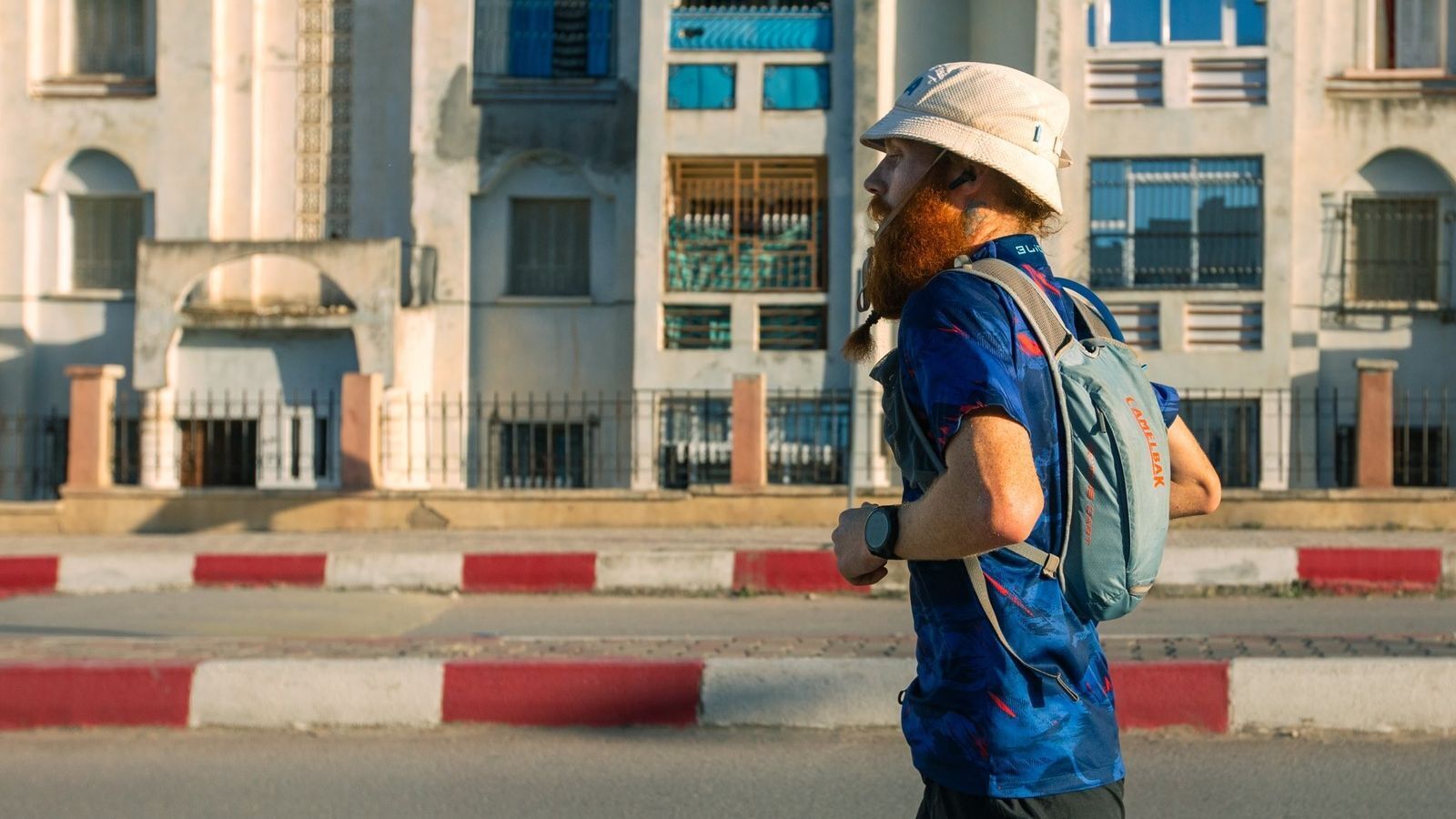 Он сделал это! "Крутейший чудак" Расс Кук завершил изнурительный забег "Длина Африки"!