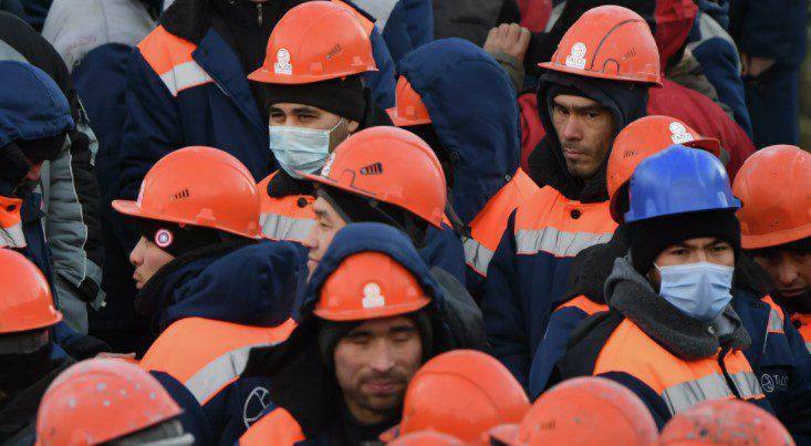 Заголовок: "Глава Якутии подписал указ о запрете работы для мигрантов: как это повлияет на экономику и общество"