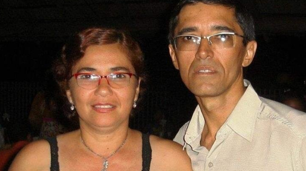 Сила любви: муж не бросил прикованную к постели жену, а вот уже 16 лет ухаживает за ней