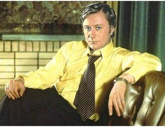 Актер Андрей Миронов : звезда советского кино и театра