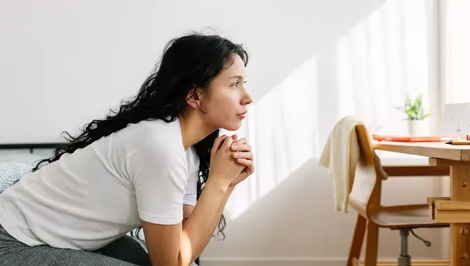 Почему некоторые люди всегда видят стакан наполовину пустым ?