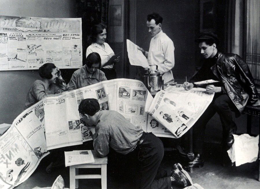 Журналисты не пишут на заказ! Забудьте это, на заказ сегодня снимают блогеры. Этот формат журналистики исчез 100 лет назад.