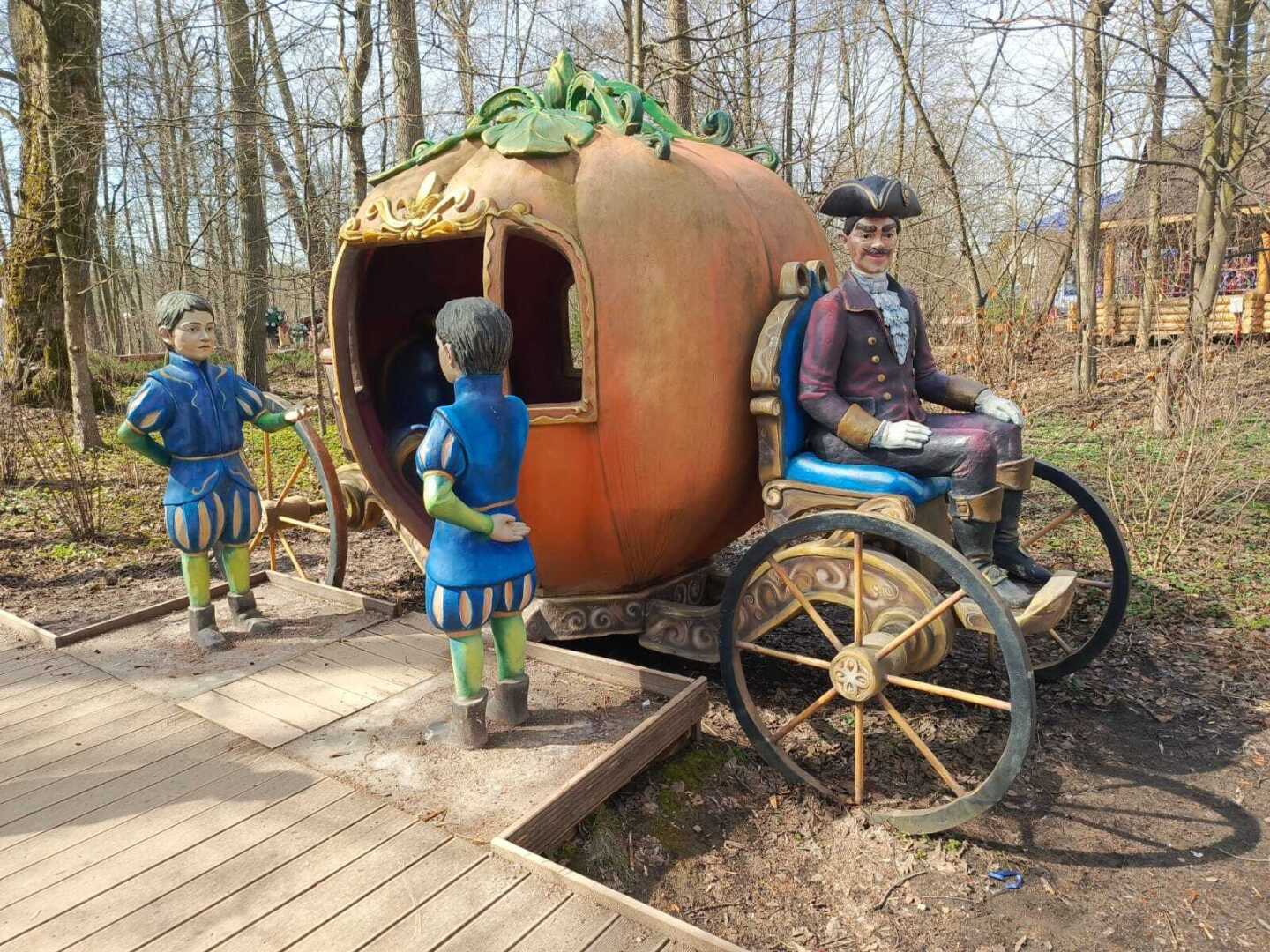 Пришла весна – пора гулять! Моя прогулка по Парку «Кузьминки» в Москве. История Усадьбы, Дед Мороз, Тропа сказок. Фото