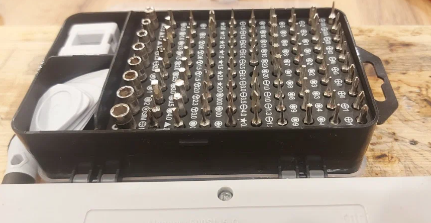 "Универсальный мастер: Isa 114 в 1 – идеальный набор для ремонта электроники"