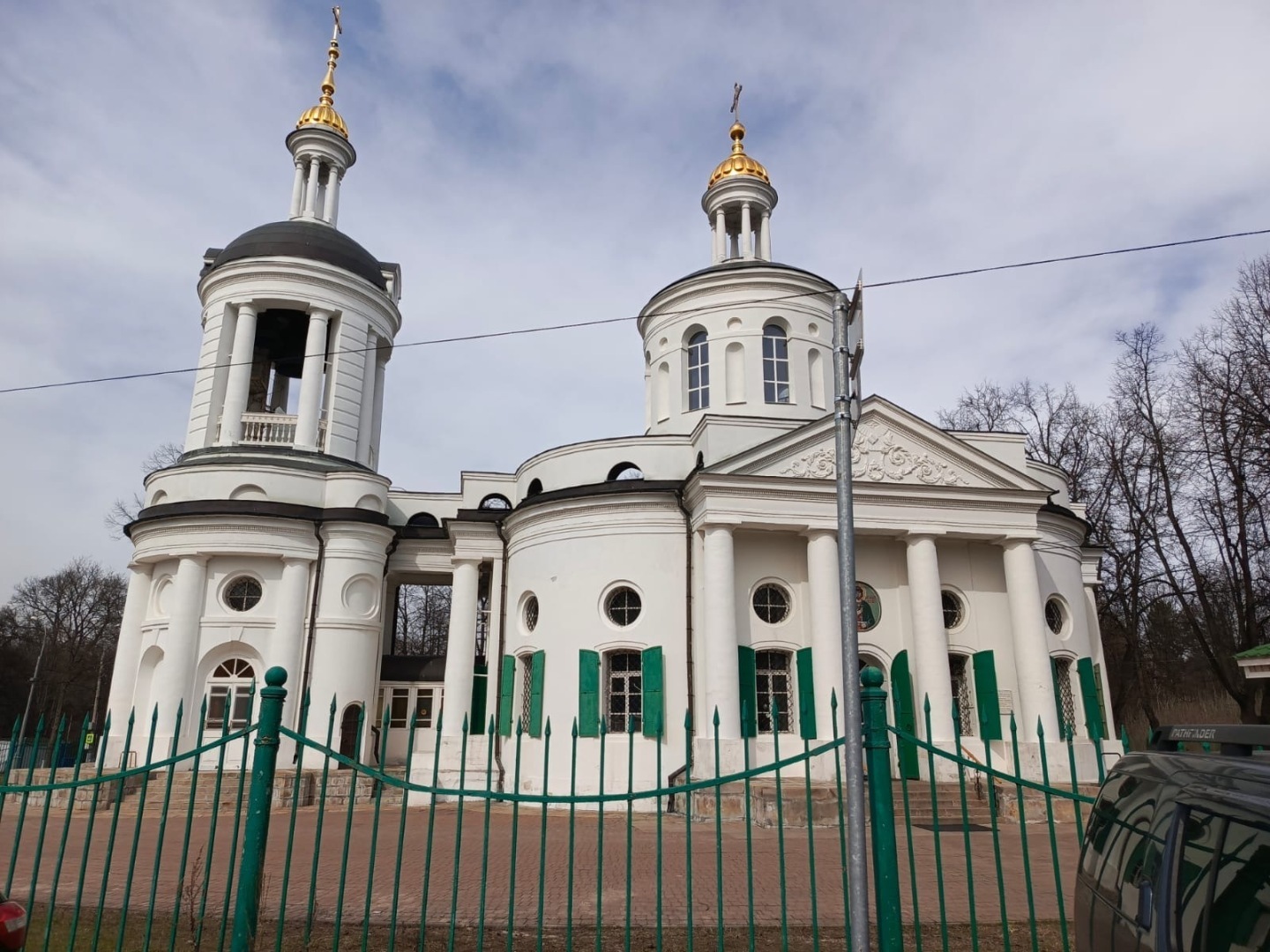 Пришла весна – пора гулять! Моя прогулка по Парку «Кузьминки» в Москве. История Усадьбы, Дед Мороз, Тропа сказок. Фото