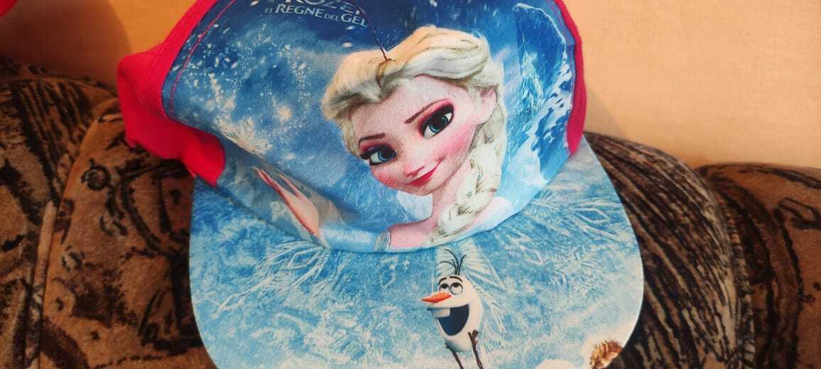 Сын попросил купить ему розовую кепку с принцессой – долой стереотипы