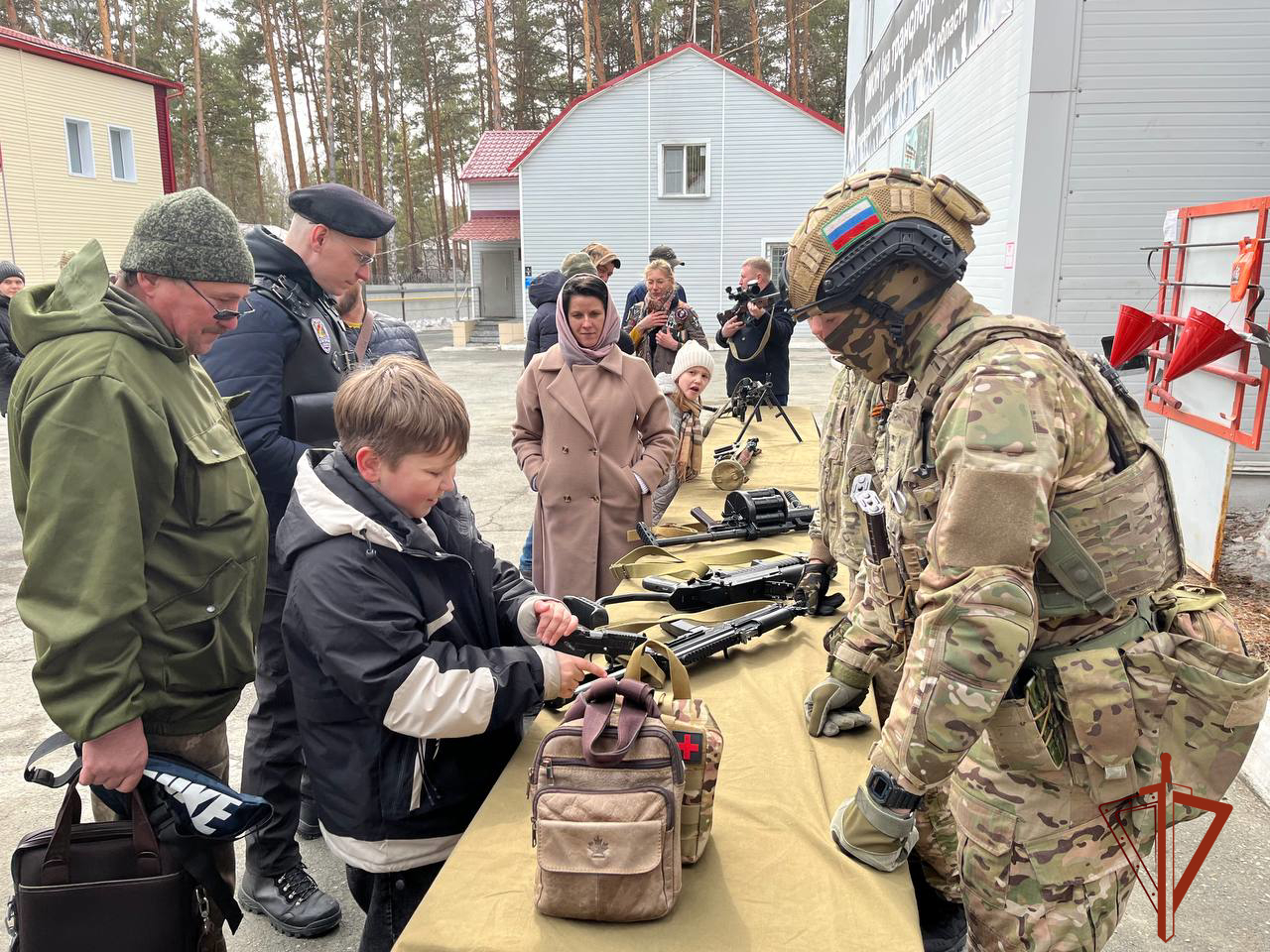 Сотрудники ОМОН на транспорте «Магистраль» провели день открытых дверей в  честь 31-летия со дня образования отряда » Информационное агентство МАНГАЗЕЯ