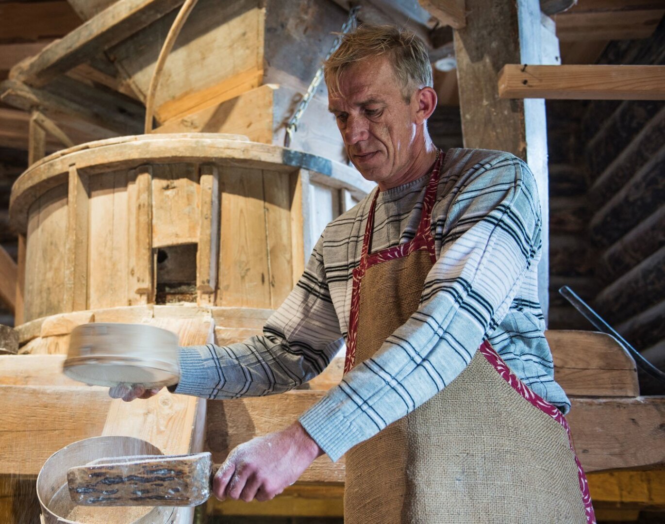 Почему во время Второй мировой войны членом экипажа бомбардировщика союзников, летящего в Голландию, был мельник?