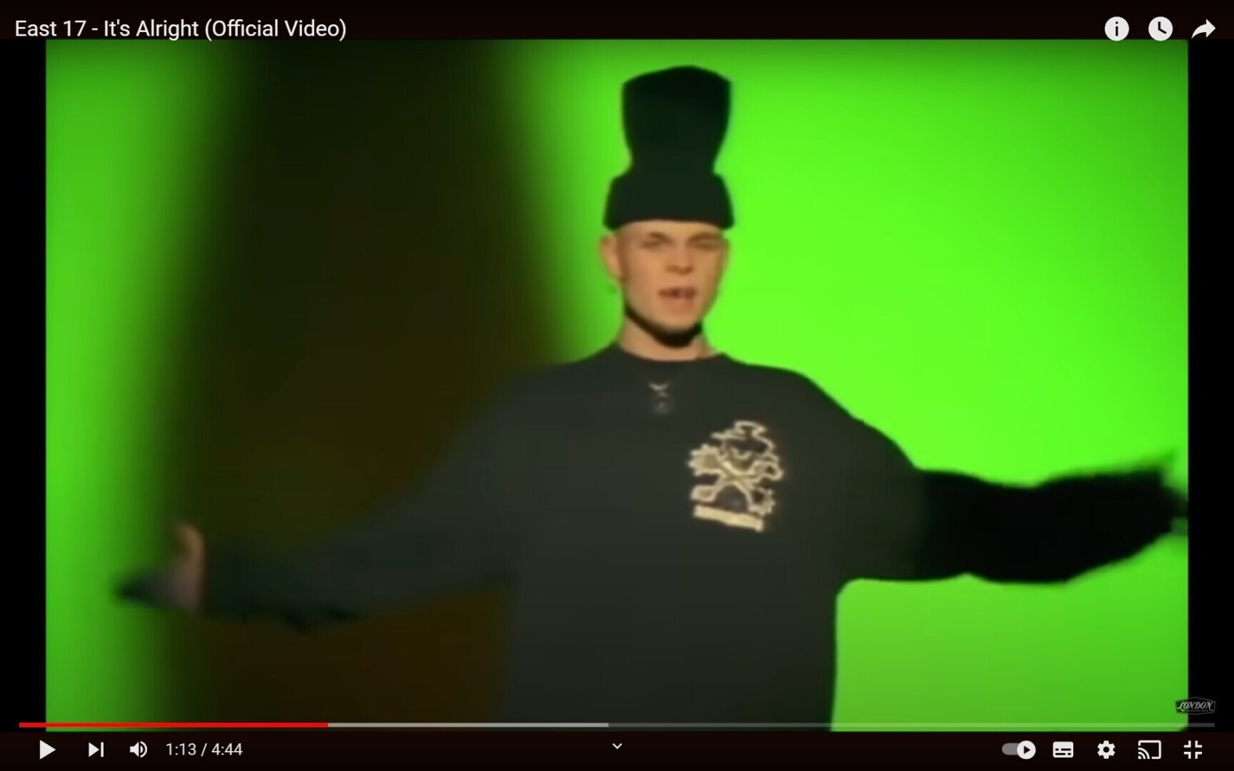 Чья шапка круче? East 17 It's Alright или Jamiroquai Virtual Insanity? Видео из 1990-х. Крутейшие шапки. Мода супер. И как называются шапки?