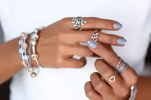 Три ошибки в ношении украшений на пальцах рук