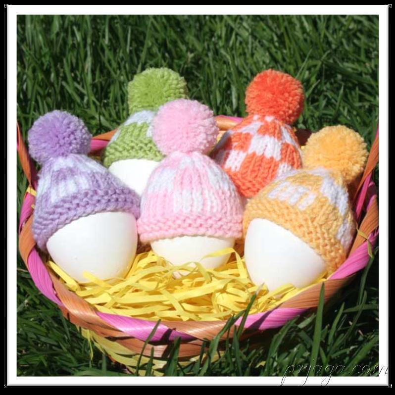 Как вам такие необычные вязаные украшения к Пасхе?
