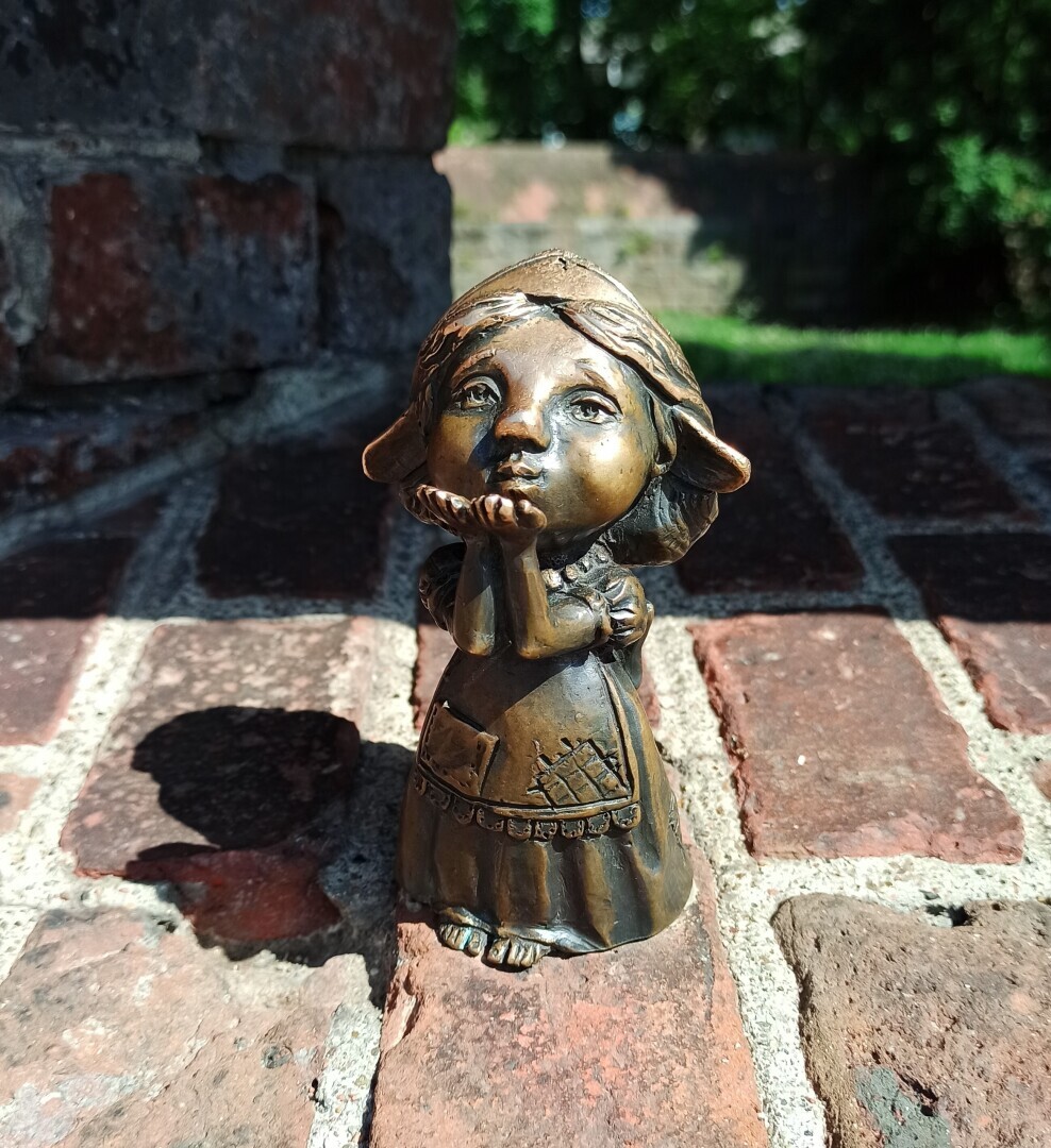 Увлекательный туристический квест в Калининграде или Как мы с мужем искали по городу забавных и сказочных Хомлинов