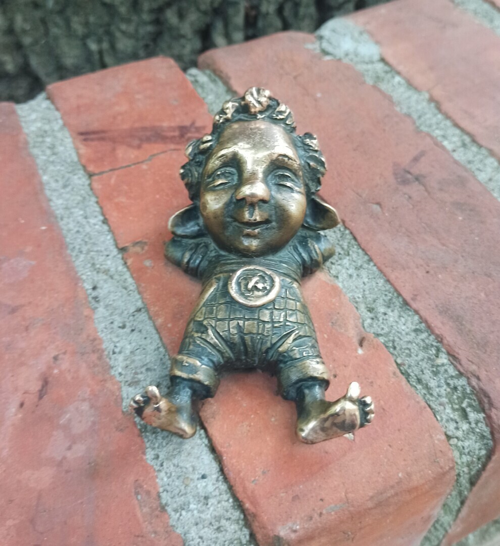 Увлекательный туристический квест в Калининграде или Как мы с мужем искали по городу забавных и сказочных Хомлинов