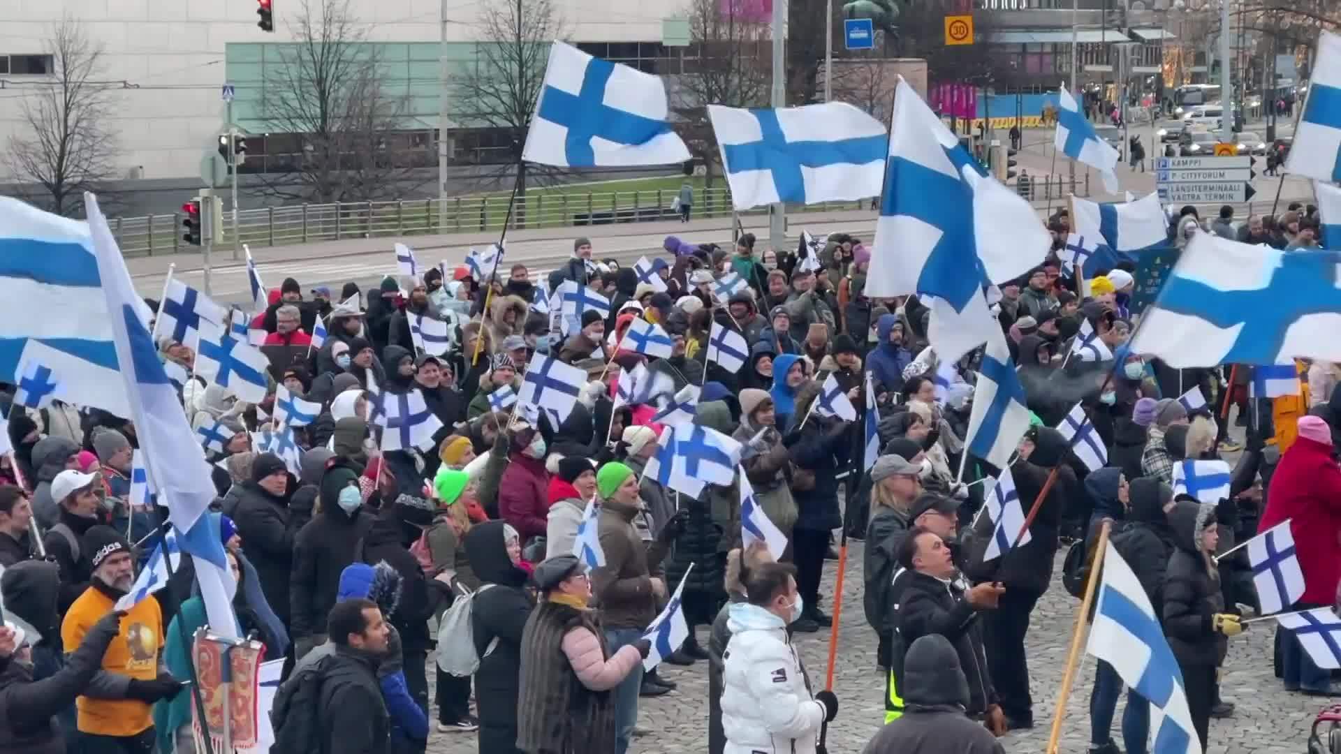 Приходят наши девяностые в финляндию...