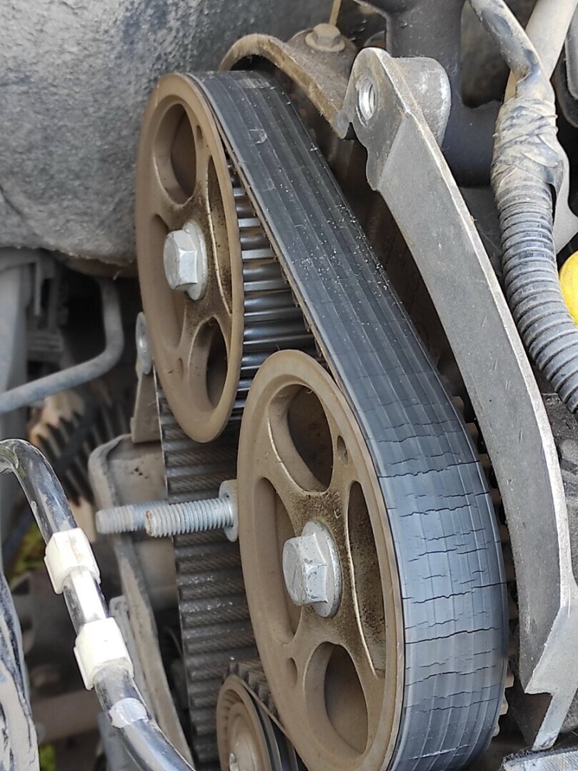 Замена ремня ГРМ на Лада Ларгус