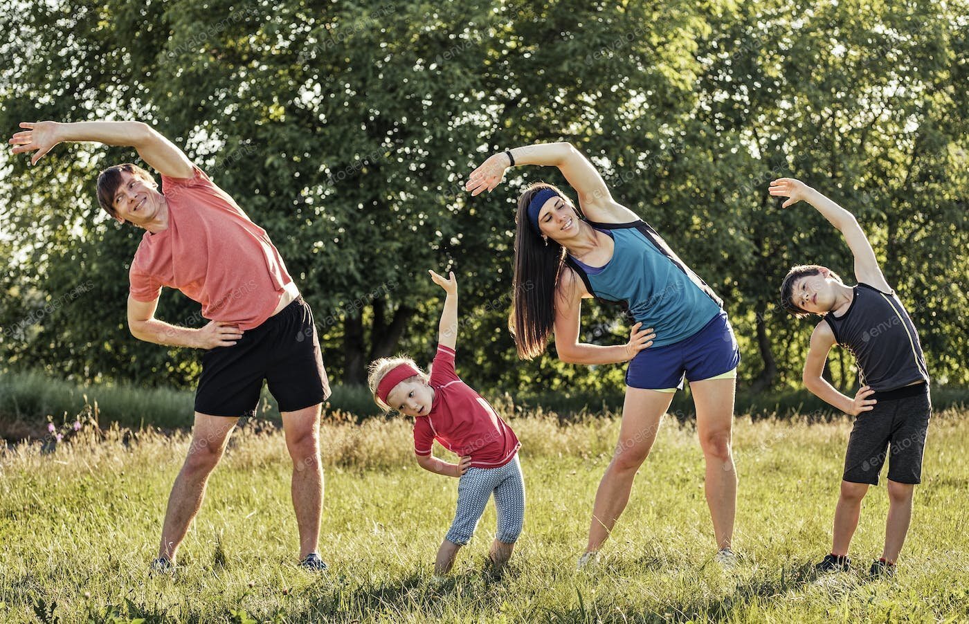 Вы сразу обращаетесь к врачу, если что-то заболело? Хочу посмотреть, сколько нас таких, которых скорая увозит, но при первых симптомах к врачу ни-ни