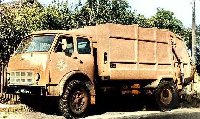 Мусорная машина при СССР