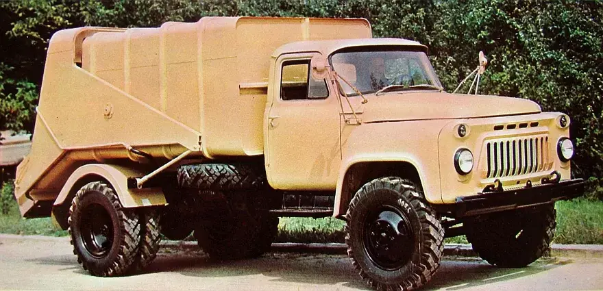 Мусорная машина при СССР