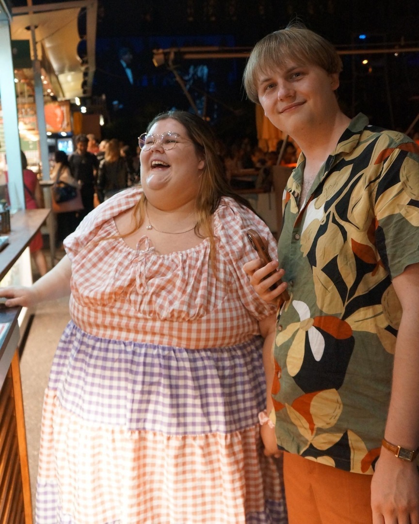 Стоит ли стесняться мнения окружающих? История о парне, который держал в секрете свою девушку из-за её веса