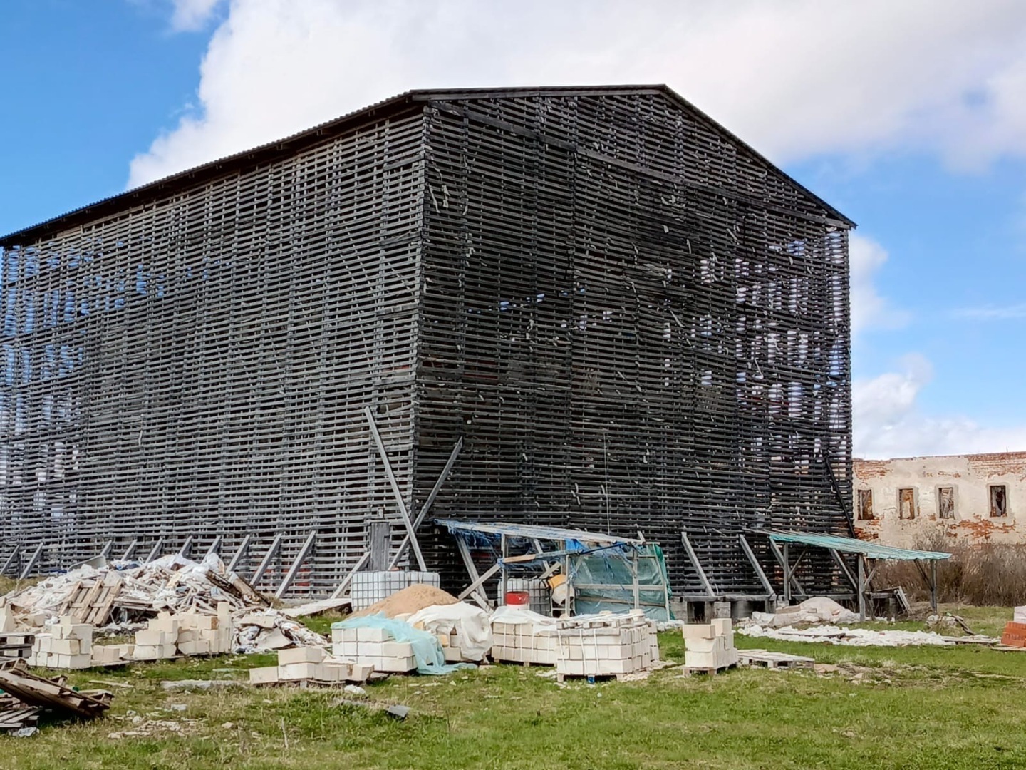 Россия изнутри. Небольшой город в Тверской области – Красный холм: разруха, бедность, выживание. Как выживать людям? Мои фото