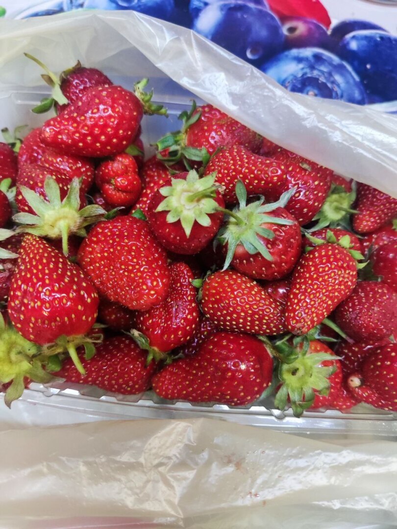 Ранние ягоды. Или, когда можно уже есть клубнику?