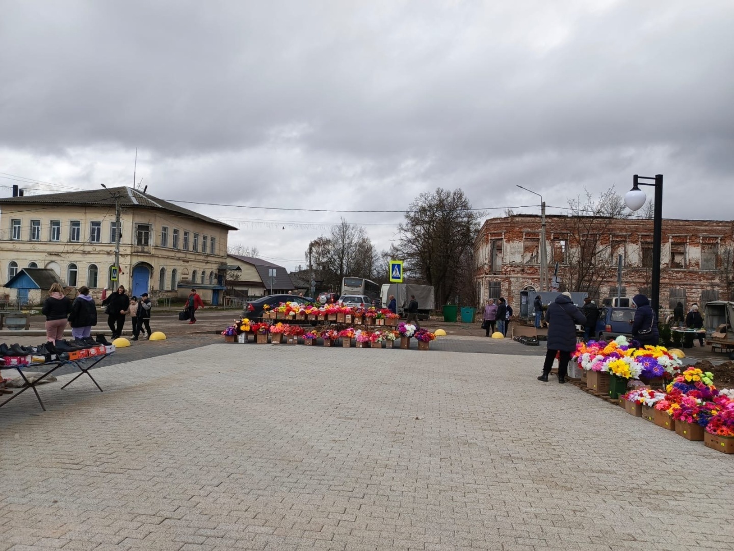 Россия изнутри. Небольшой город в Тверской области – Красный холм: разруха, бедность, выживание. Как выживать людям? Мои фото
