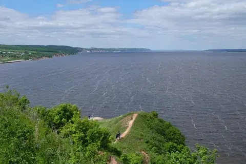 Гидрологи пришли к выводу, что Волга берет свое начало, как и миллионы лет назад, на Урале, а не на Валдае. Почему же на картах ее изображают...