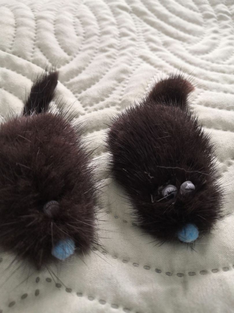 Мышь «парадно-выходная» — статусная игрушка моей кошки.