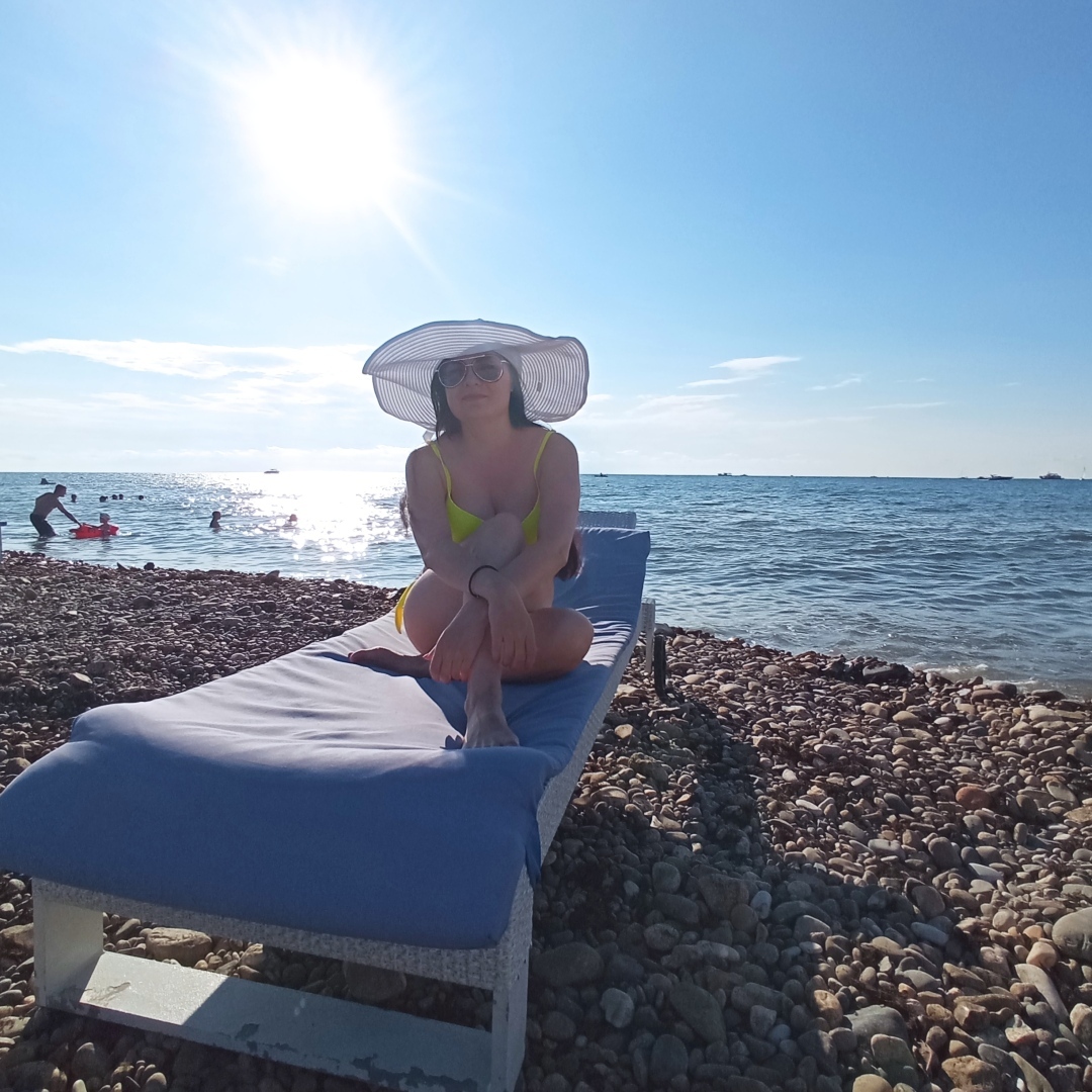 Обзор платного пляжа Золотая бухта в Анапе.