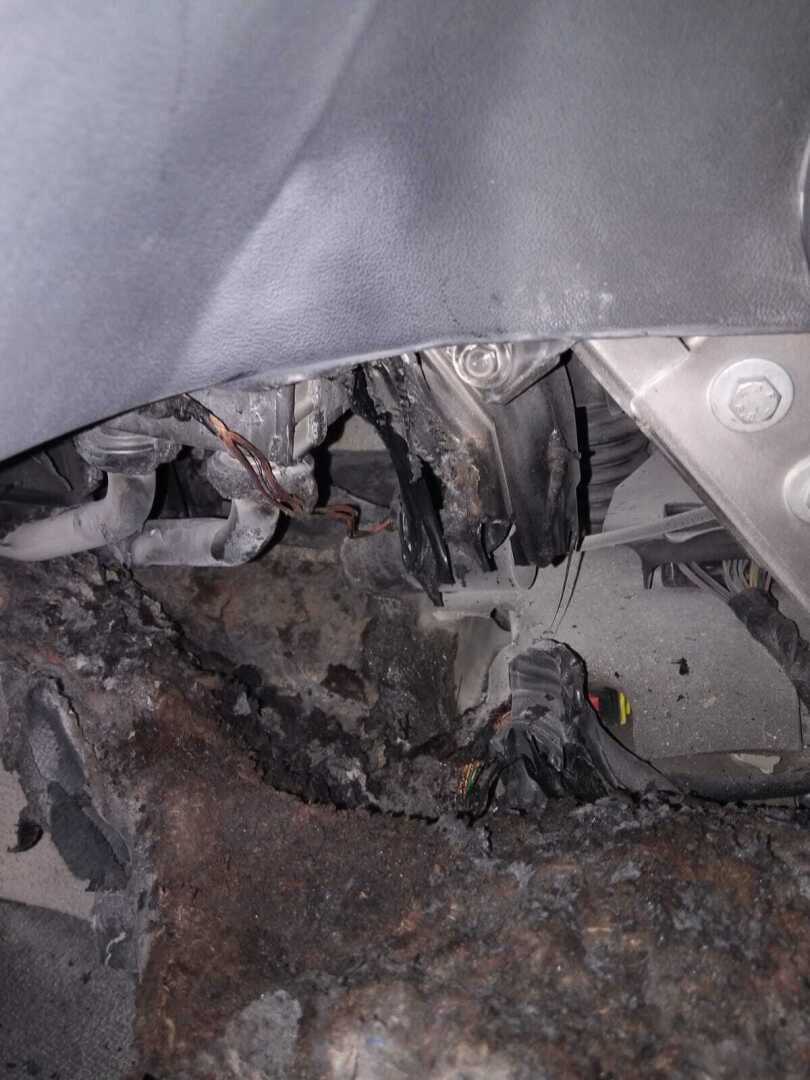 В автосервисе сгорела машина: кто виноват? Поучительная история о том, как себя обезопасить, сдавая в ремонт автомобиль