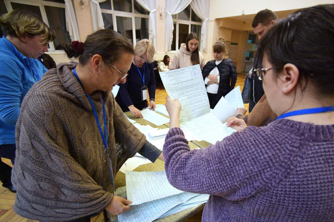 Ставки сделаны: как воровали зарплаты в администрации Василеостровского района