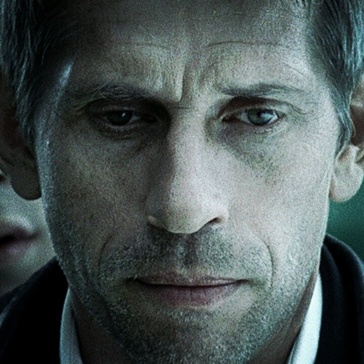 Шикарные детективные сериалы прямиком из Франции. Вы не пожалеете посмотрев эти сериалы.