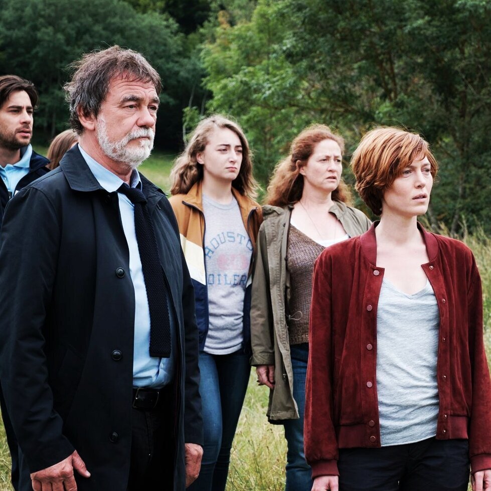 Шикарные детективные сериалы прямиком из Франции. Вы не пожалеете посмотрев эти сериалы.