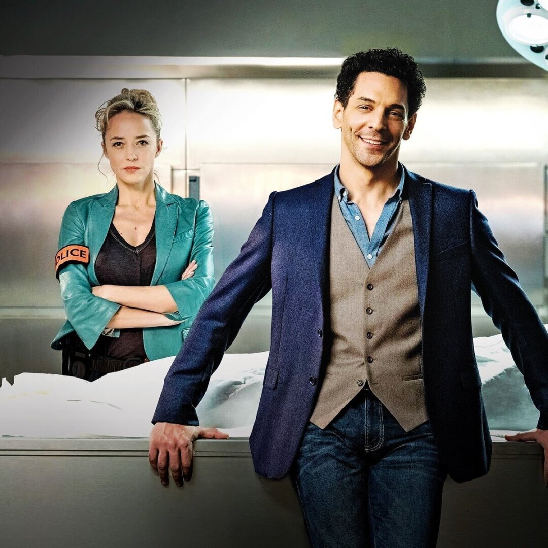 Шикарные детективные сериалы прямиком из Франции. Вы не пожалеете посмотрев эти сериалы.