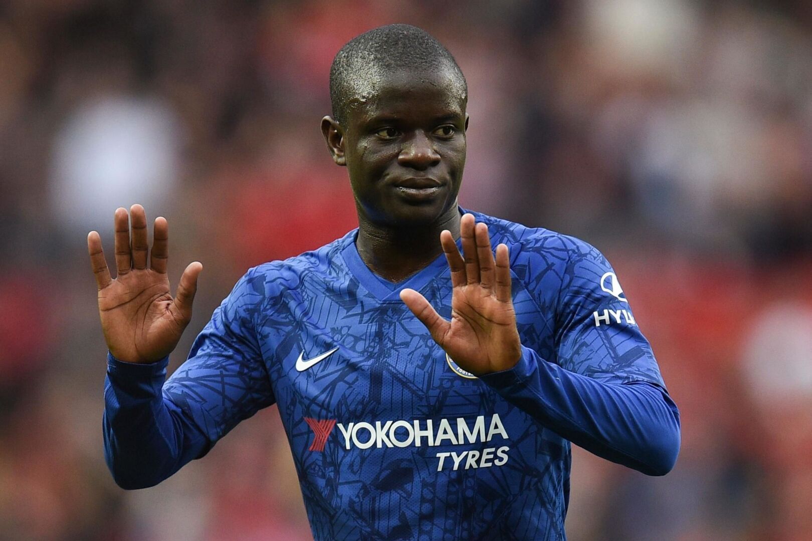 Топ-8 футболистов и тренеров