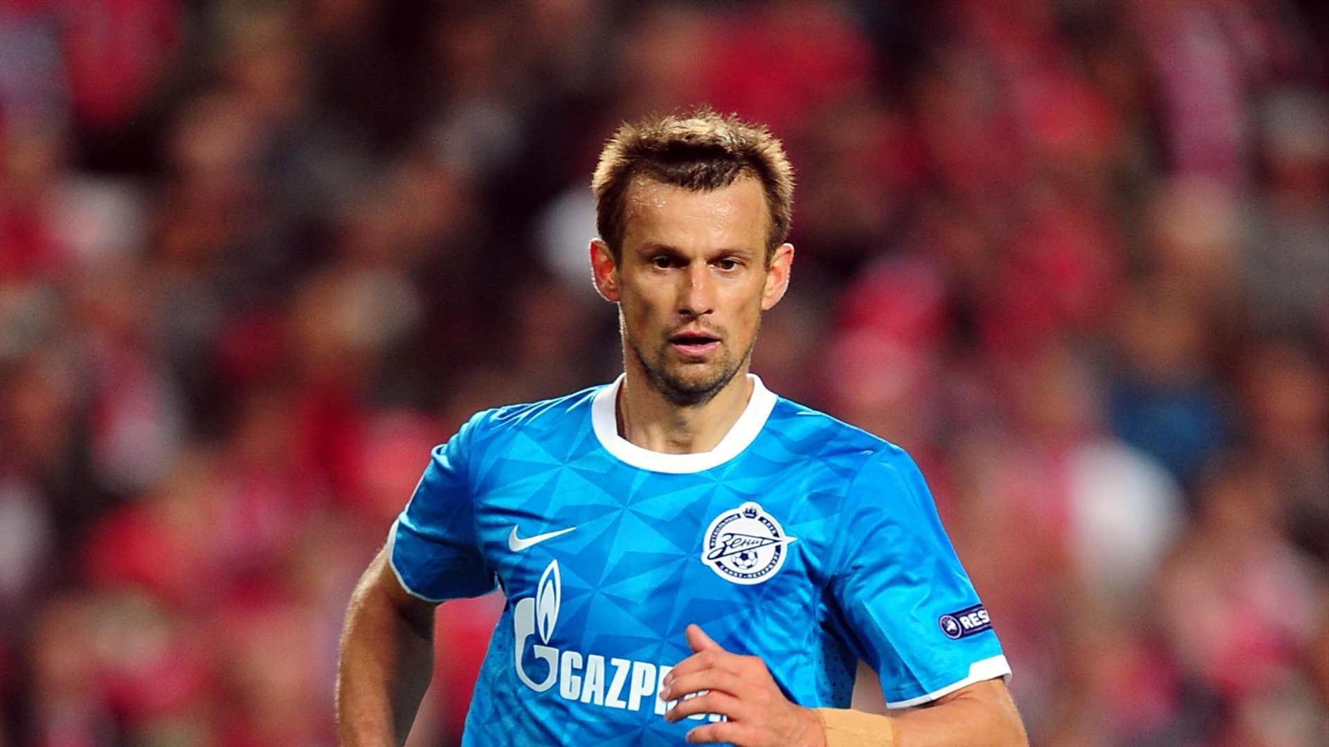 Топ-8 футболистов и тренеров