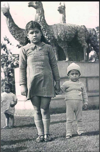 "Тайна Вечной Молодости: Нерушимый Рекорд Самой Юной Матери в Книге Гиннеса"