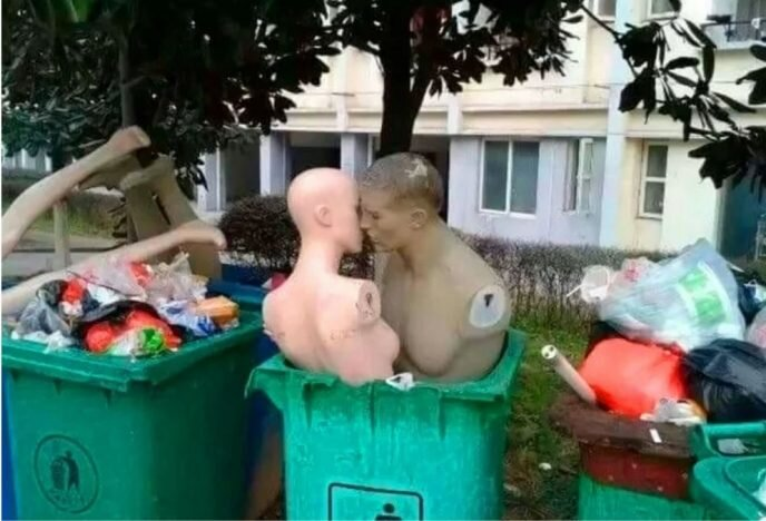 Пять очень странных предметов, которые обнаружили на помойке