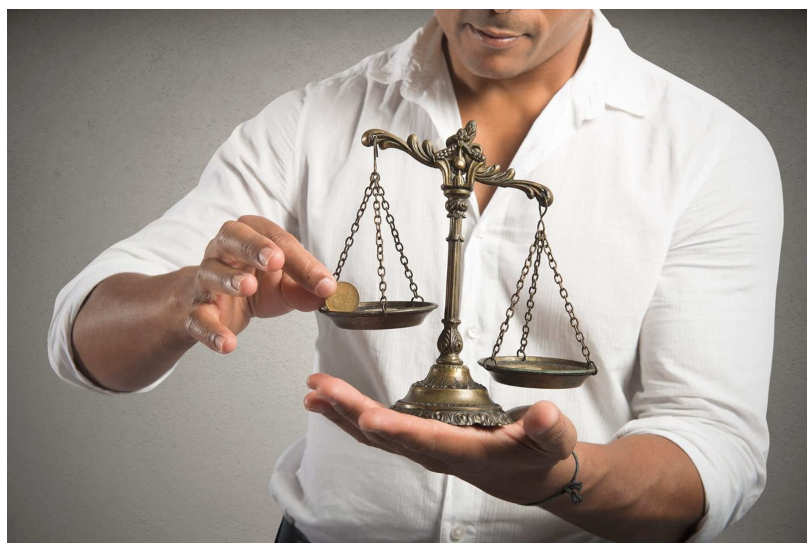 Нужно ли уважать стариков? Или уважение надо заслужить?