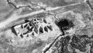 ​Жизнь на Луне существует: уфологи предоставили новые доказательства