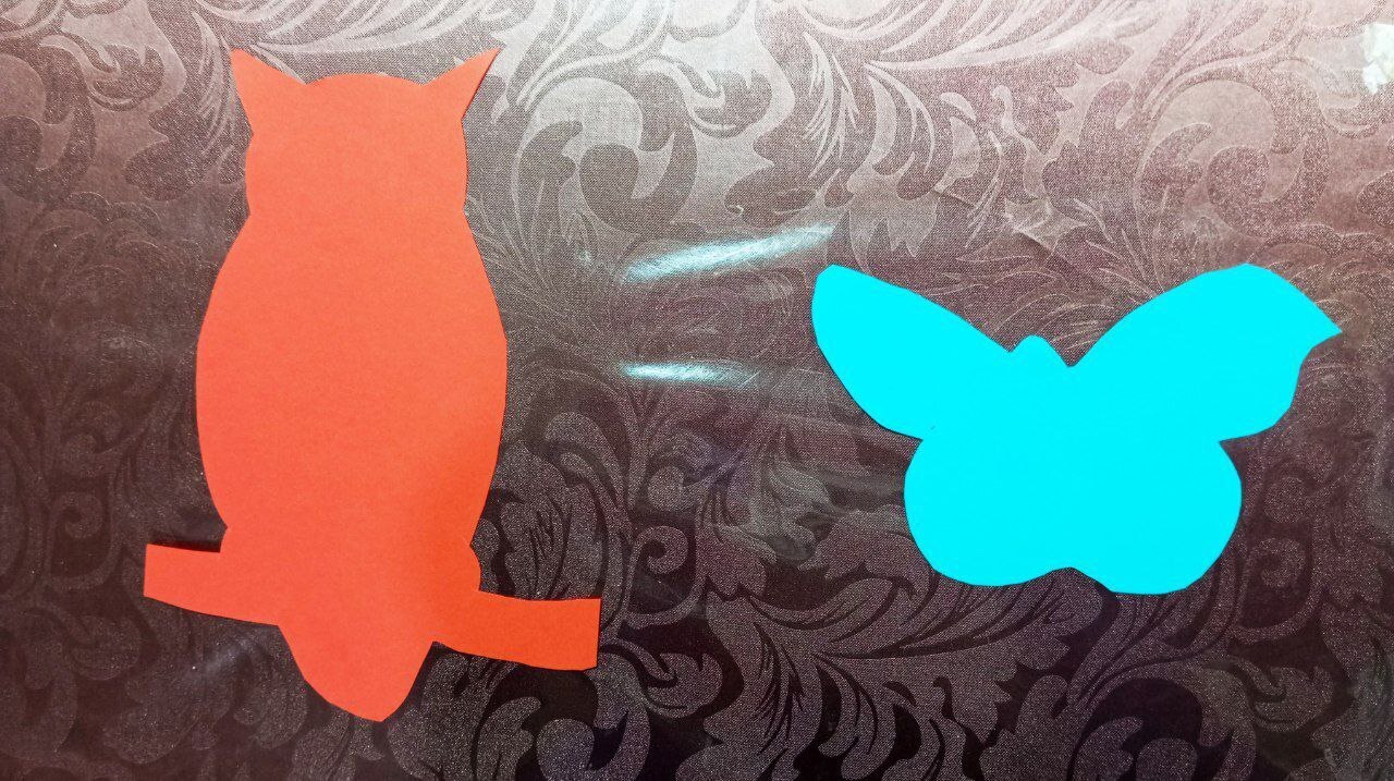 Разноцветные шаблоны из бумаги превратят прогулку в обучающую игру