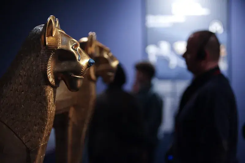 Посмотрите 1000 точных копий предметов, найденных в гробнице Тутанхамона